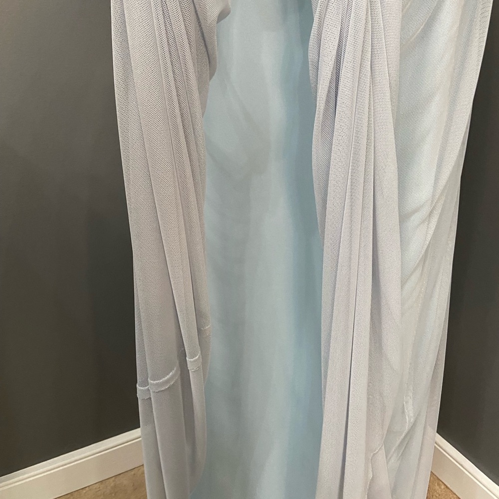 BETSY & ADAM Pale Blue Embroidered Sequin Halter Gown Sz4 Formal Prom Holiday - Picture 11 of 17